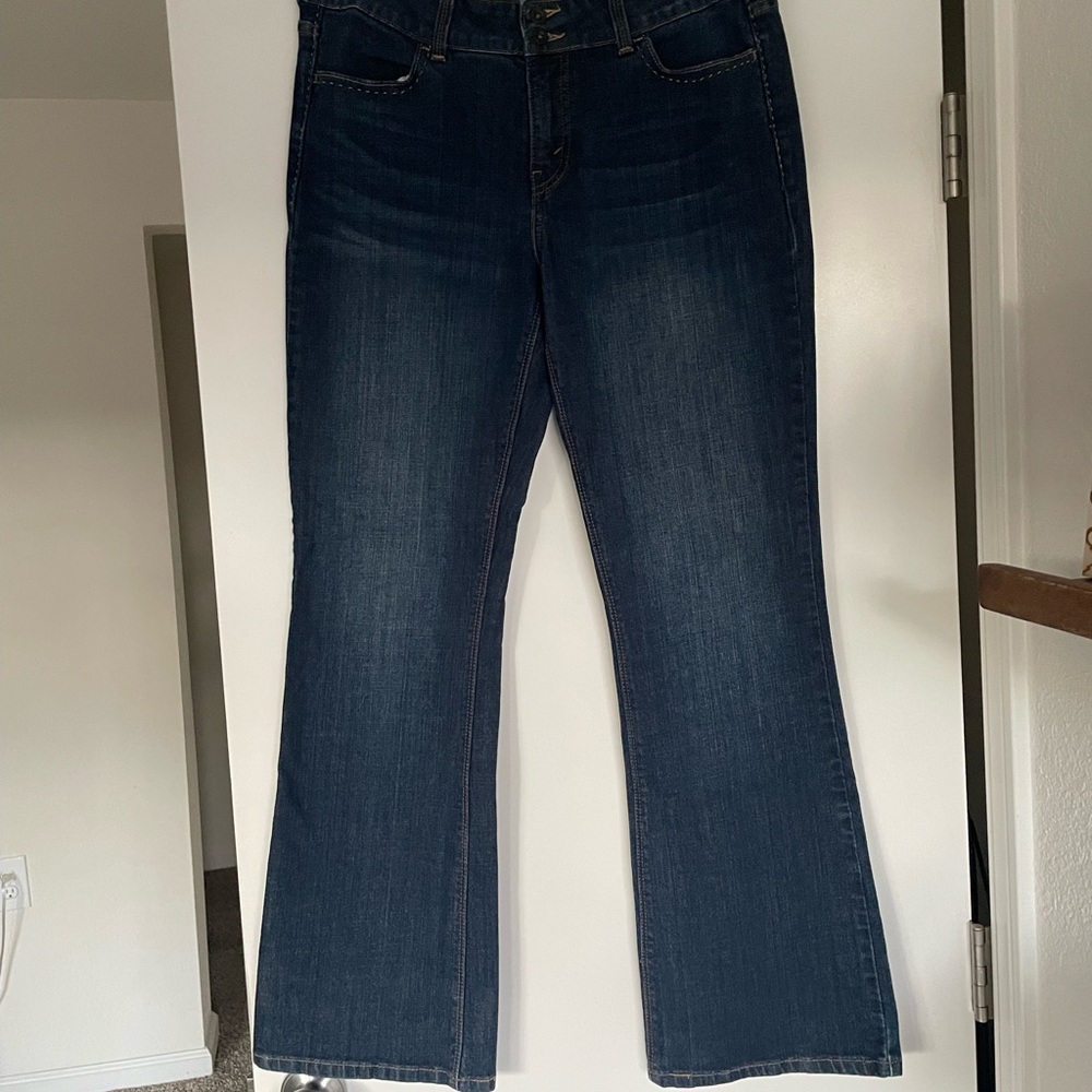 Levi's slender boot cut 526 jeans, size 12, dark wash
